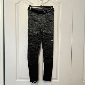 Nike woman’s Gray and Black Leggings
